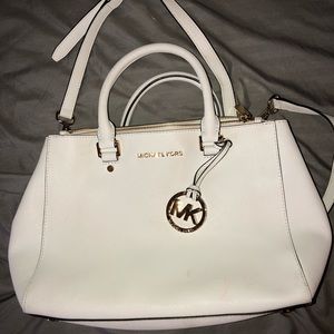 White Michael Kors Saffiano Sutton Purse